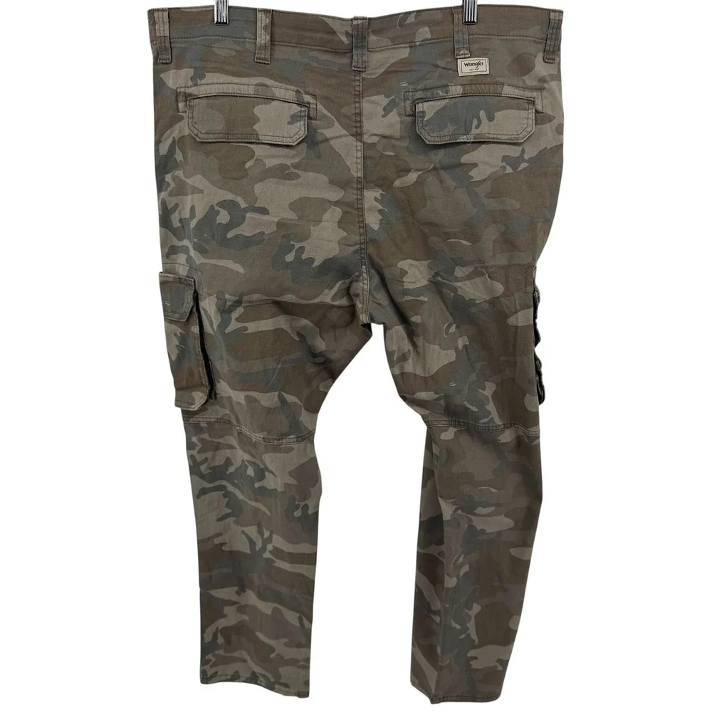 Wrangler Cargo Pants Mens 44x30 Green Camo Five Star Premium Regular Taper NWT - Picture 2 of 12